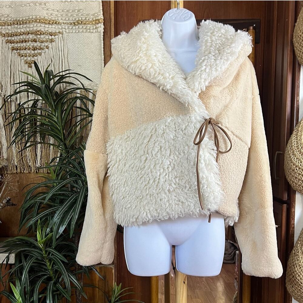 Steve Madden Teddy Sherpa Jacket XS Beige Ivory Faux Fur Tie Front Scandi